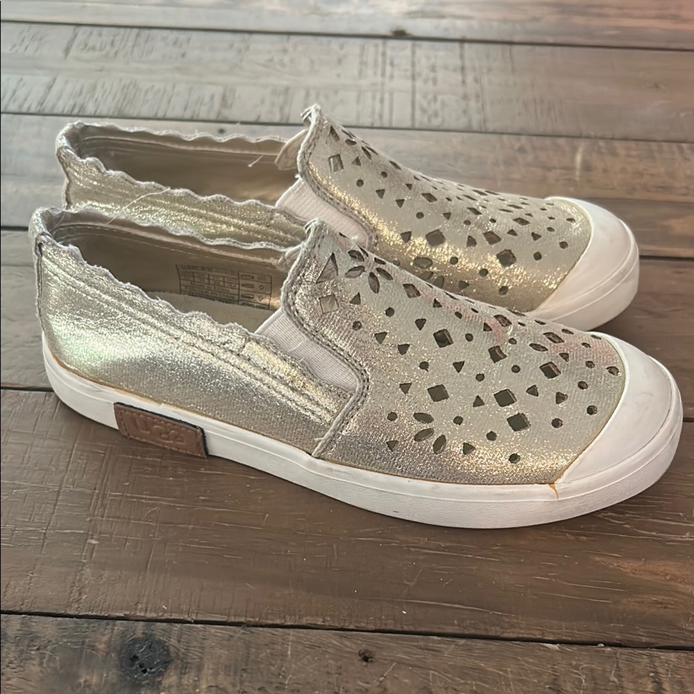 Ugg slip on shoes size 12 (little girl)